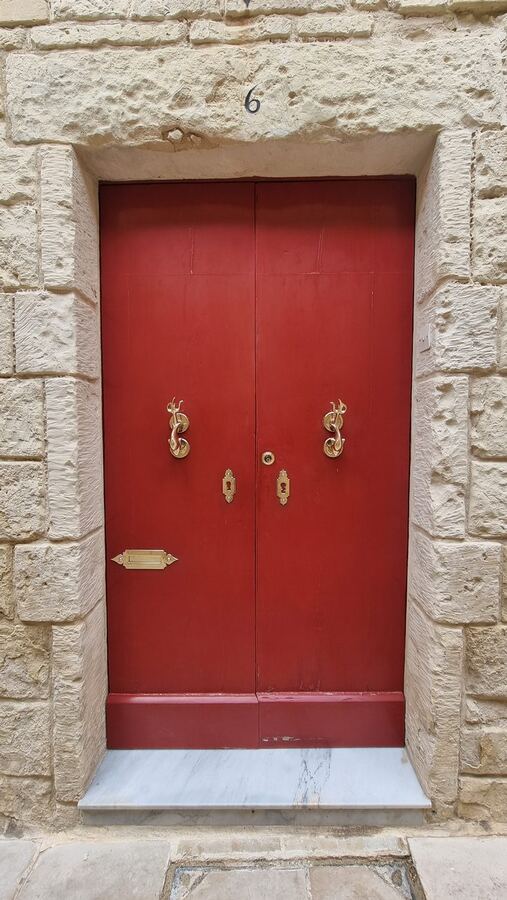 392 · 2025 · Porte
