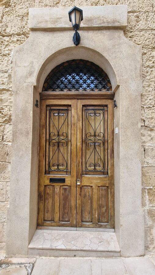 393 · 2025 · Porte