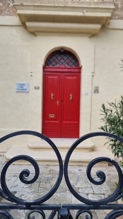 405 · 2025 · Porte