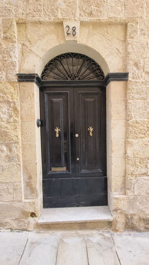 416 · 2025 · Porte