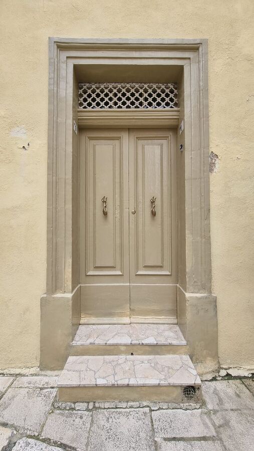 421 · 2025 · Porte