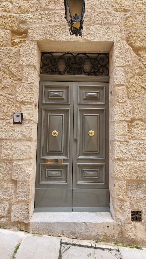 424 · 2025 · Porte