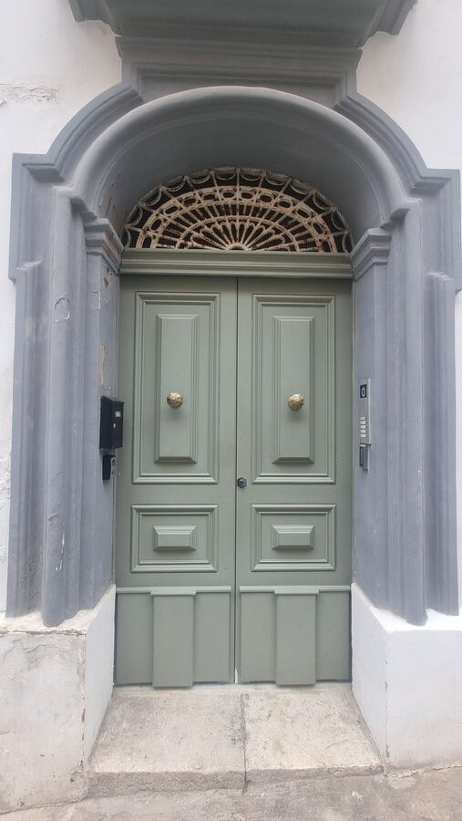 435 · 2025 · Porte