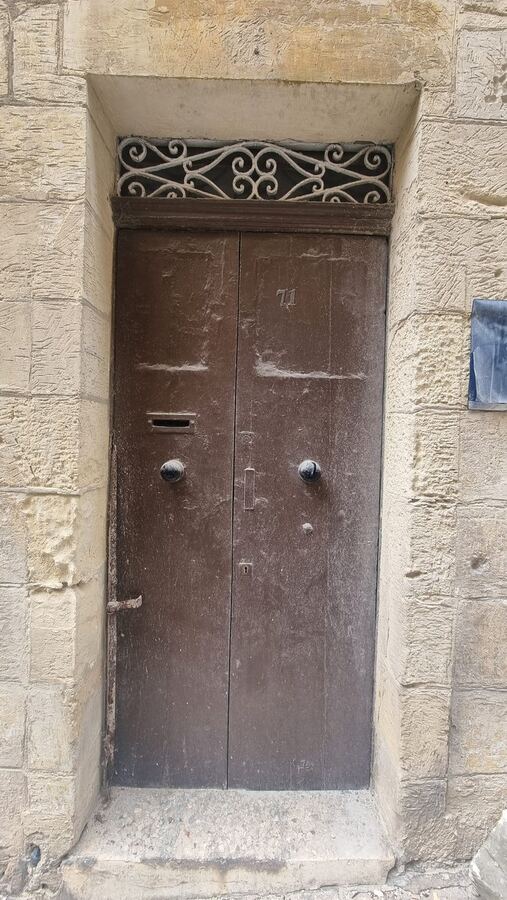 446 · 2025 · Porte